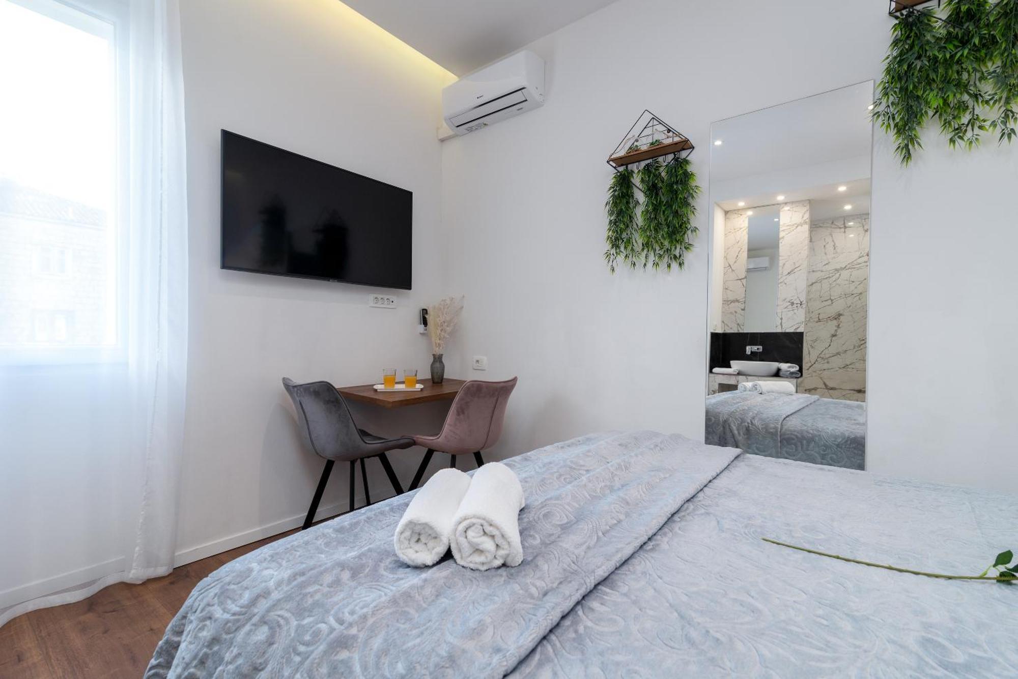 Antares Luxury Rooms 1 スプリト エクステリア 写真
